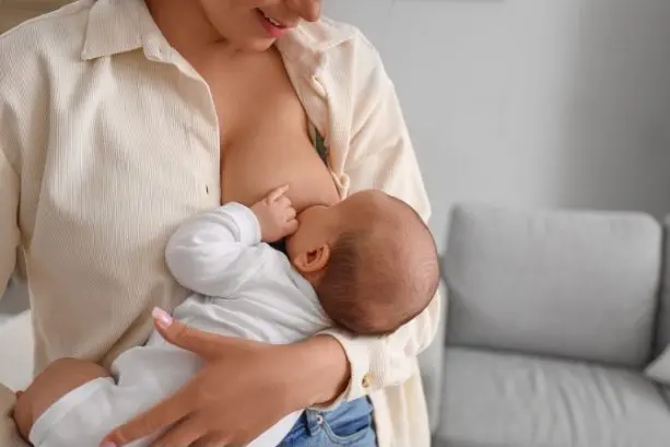 Mujer con su bebé